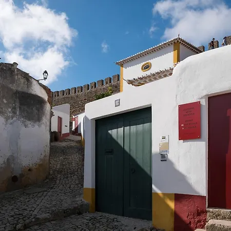 Lugares Com Historia Feriehus Óbidos